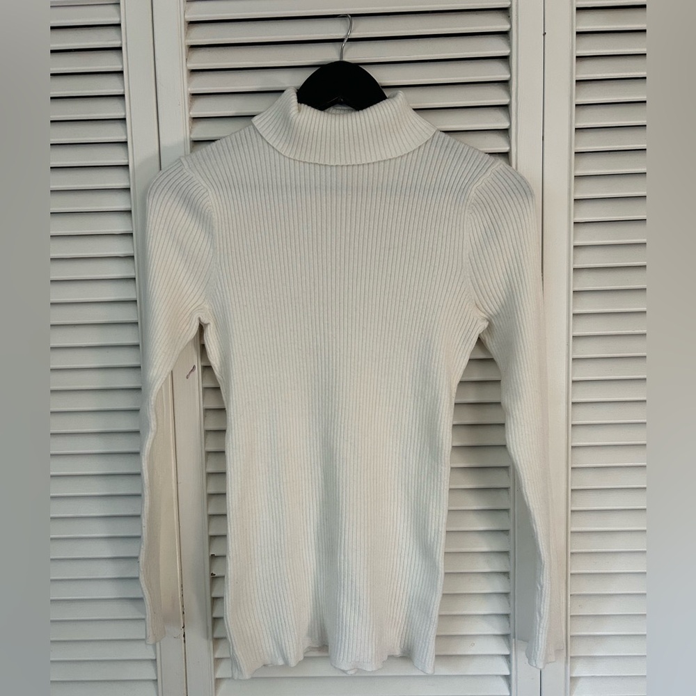 Elegant White Turtleneck Sweater